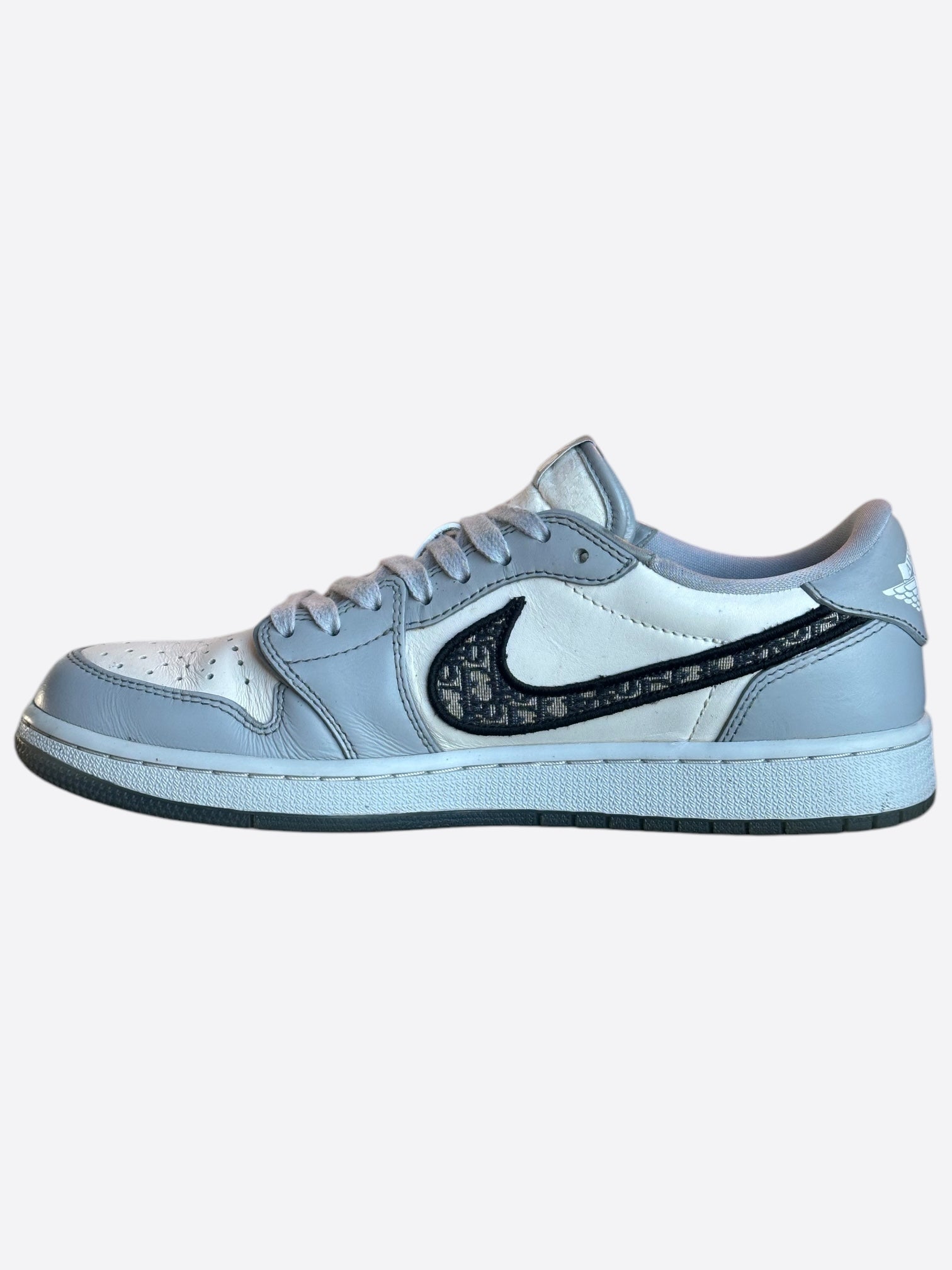 Dior Air Jordan Grey & White Oblique Low Top Sneakers - Men's Luxury Designer Shoes for Casual Wear & Street Style Fashion | Perfect for Everyday Outfits, Sneaker Collectors & Fashion Enthusiasts
