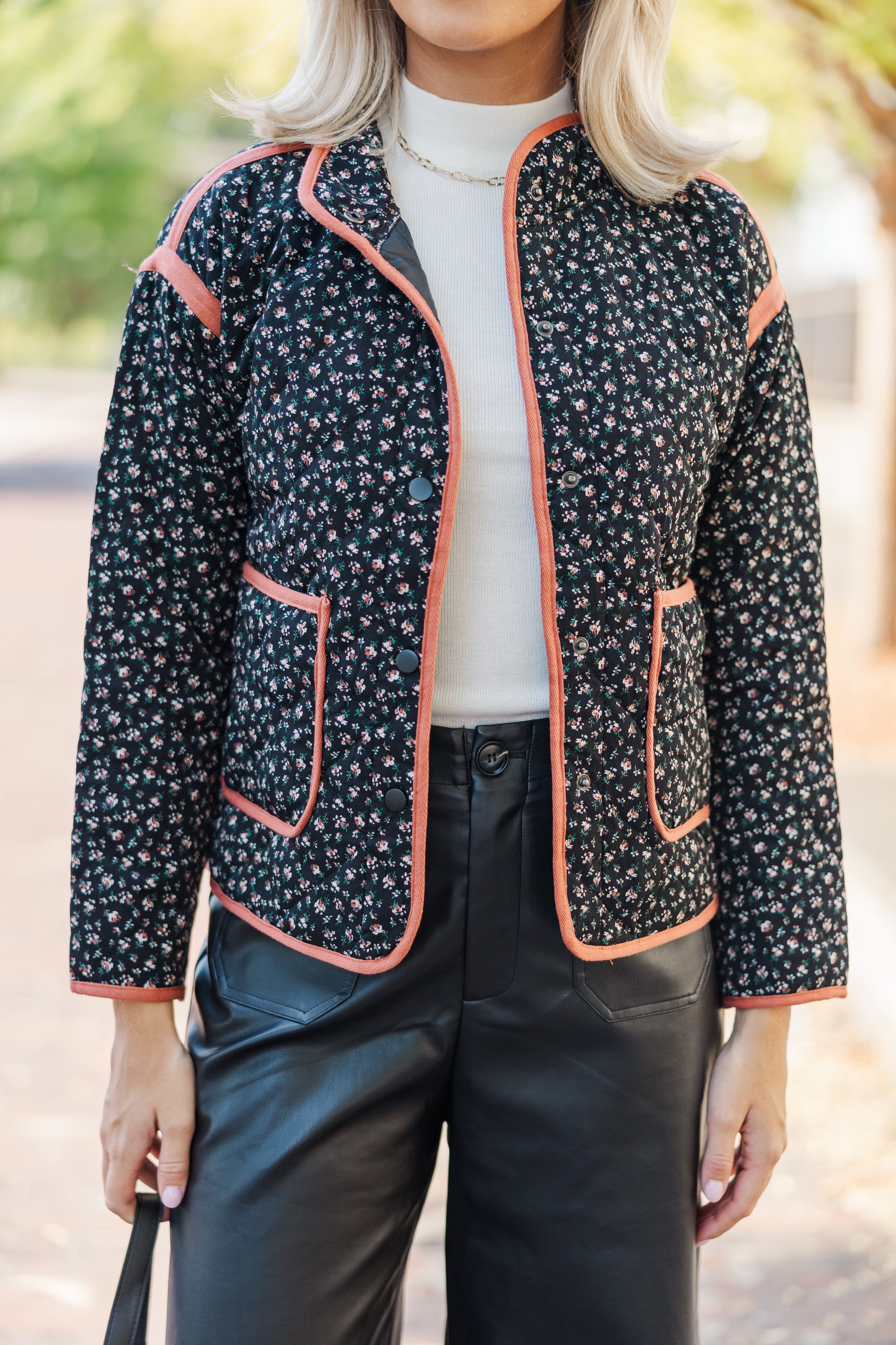 Stylish Black Ditsy Floral Jacket for Women - Trendy Spring & Fall Outerwear - Perfect for Dating, Parties & Casual Outings