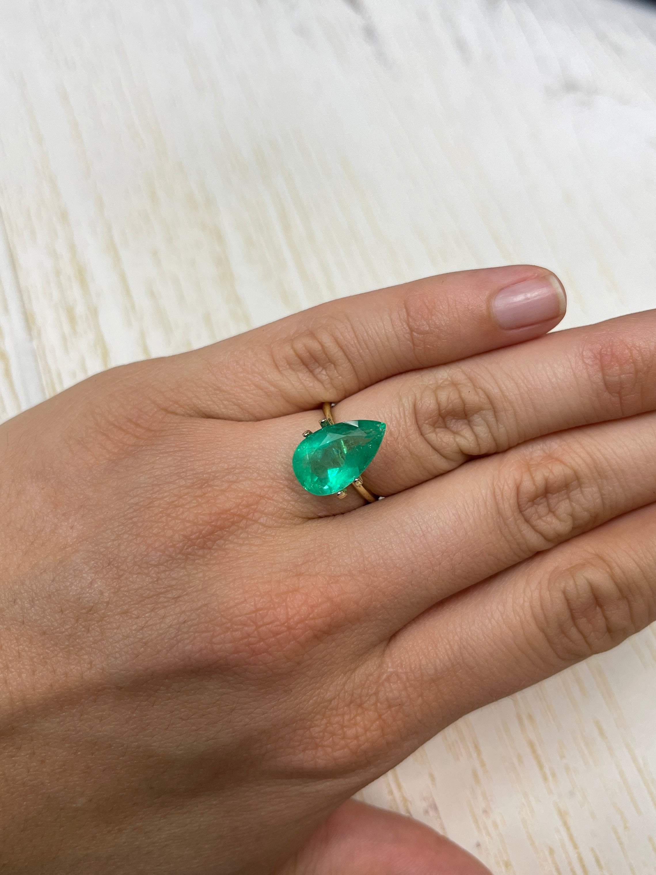 5.86 Carat 15.5x9.5mm Spring Green Natural Loose Colombian Emerald Pear Cut Gemstone for Jewelry Making & Engagement Rings