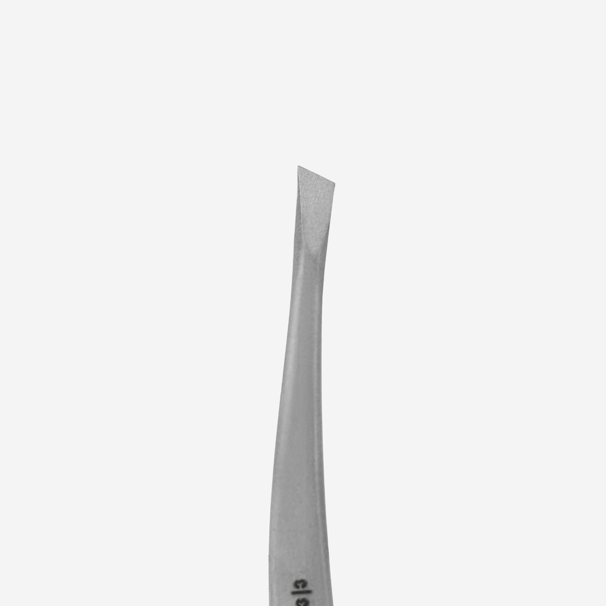 Staleks Classic 13 Type 3 Wide Slant Eyebrow Tweezers - Professional Precision Tweezers for Eyebrow Shaping, Hair Removal & Grooming - Perfect for Home Use, Salons & Travel