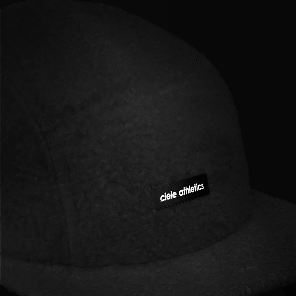 Unisex GOCap Sherpa Ultra Iconic Shadowcast - Stylish Winter Beanie for Men & Women - Perfect for Outdoor Activities, Skiing, and Cold Weather Fashion