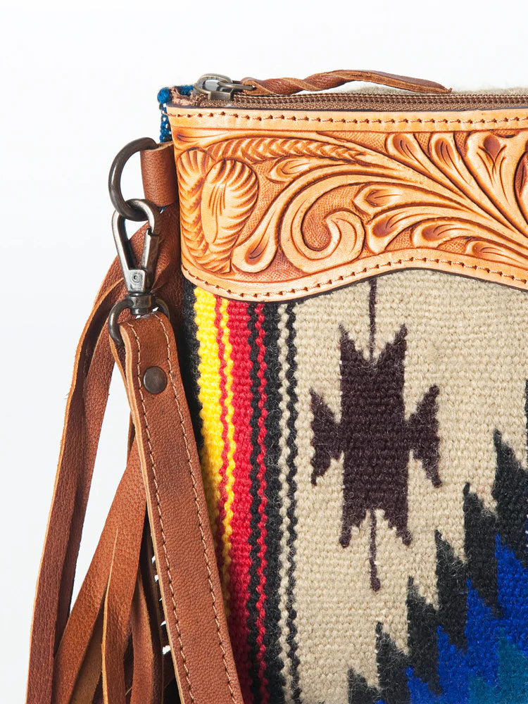 American Darling Conceal Carry Tan Aztec Clutch - Stylish & Secure Crossbody Bag for Women | Perfect for Everyday Use, Travel & Concealed Carry Purposes