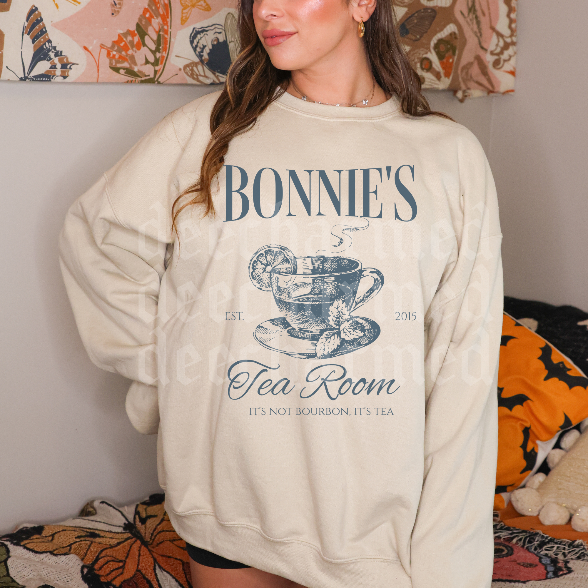 Bonnie's Tea Room Crewneck Sweatshirt - Cozy & Stylish Pullover for Women & Men - Perfect for Casual Wear, Tea Parties & Relaxing at Home