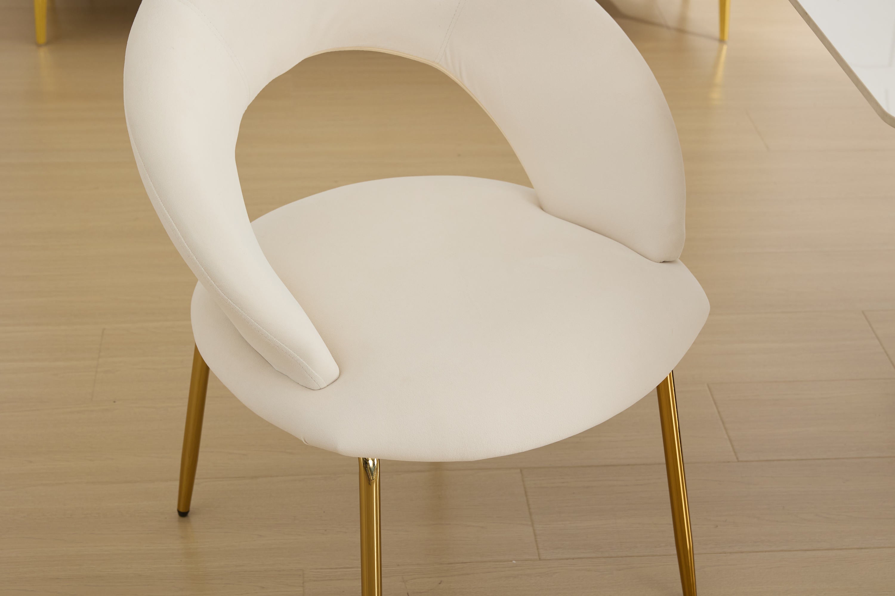 Velvet Dining Chairs Set of 1 - White Upholstered Kitchen Chairs with Curved Backrest & Gold Metal Legs for Dining Room, Restaurant or Home Decor