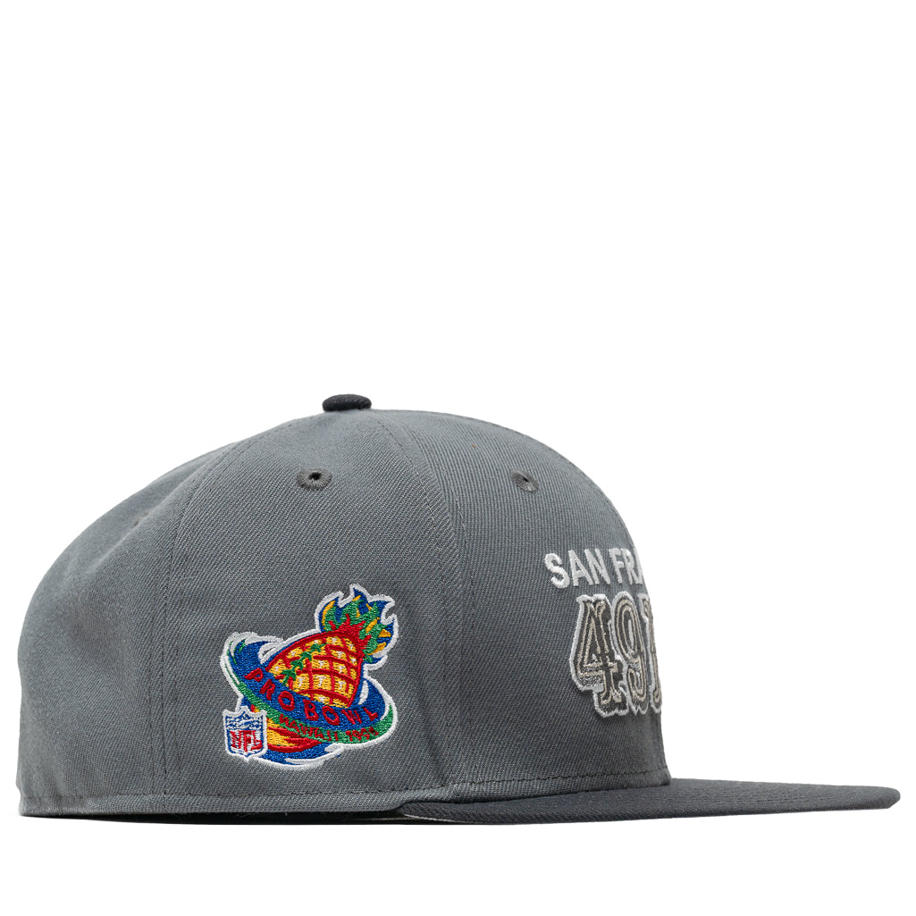 New Era x Politics San Francisco 49ers 59FIFTY Fitted Hat - Smoke Grey - Official NFL Licensed Cap for Men & Women - Perfect for Game Day, Sports Events & Streetwear Fashion