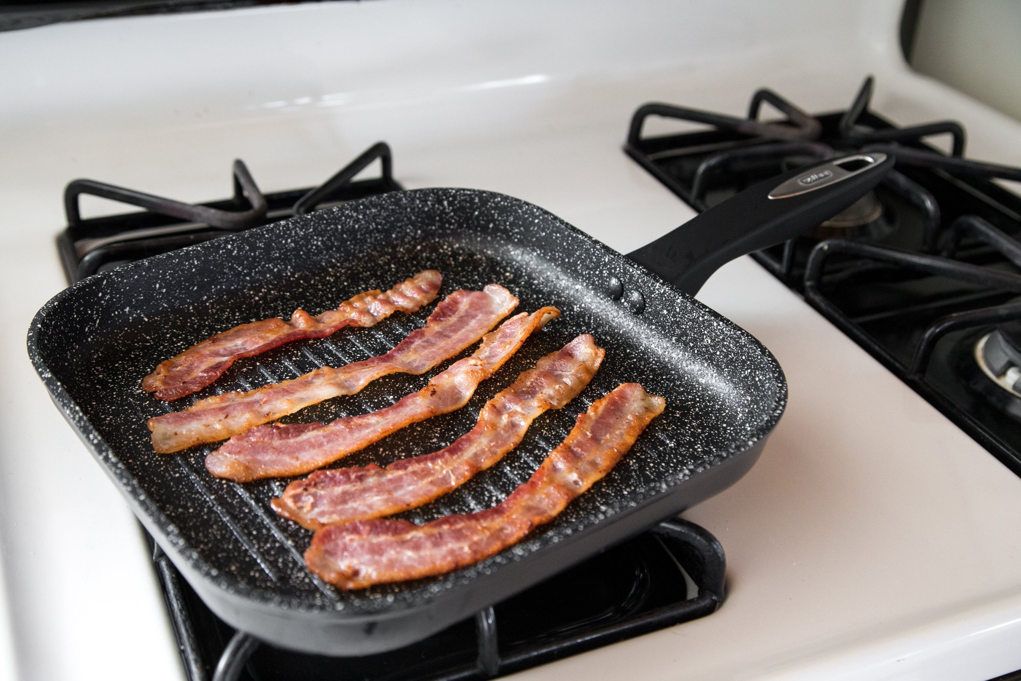 Zyliss 10.25 Inch Nonstick Grill Pan - Heavy Duty Cast Aluminum Griddle for Stovetop & Oven - Perfect for Grilling Steak, Chicken, Vegetables & Pancakes