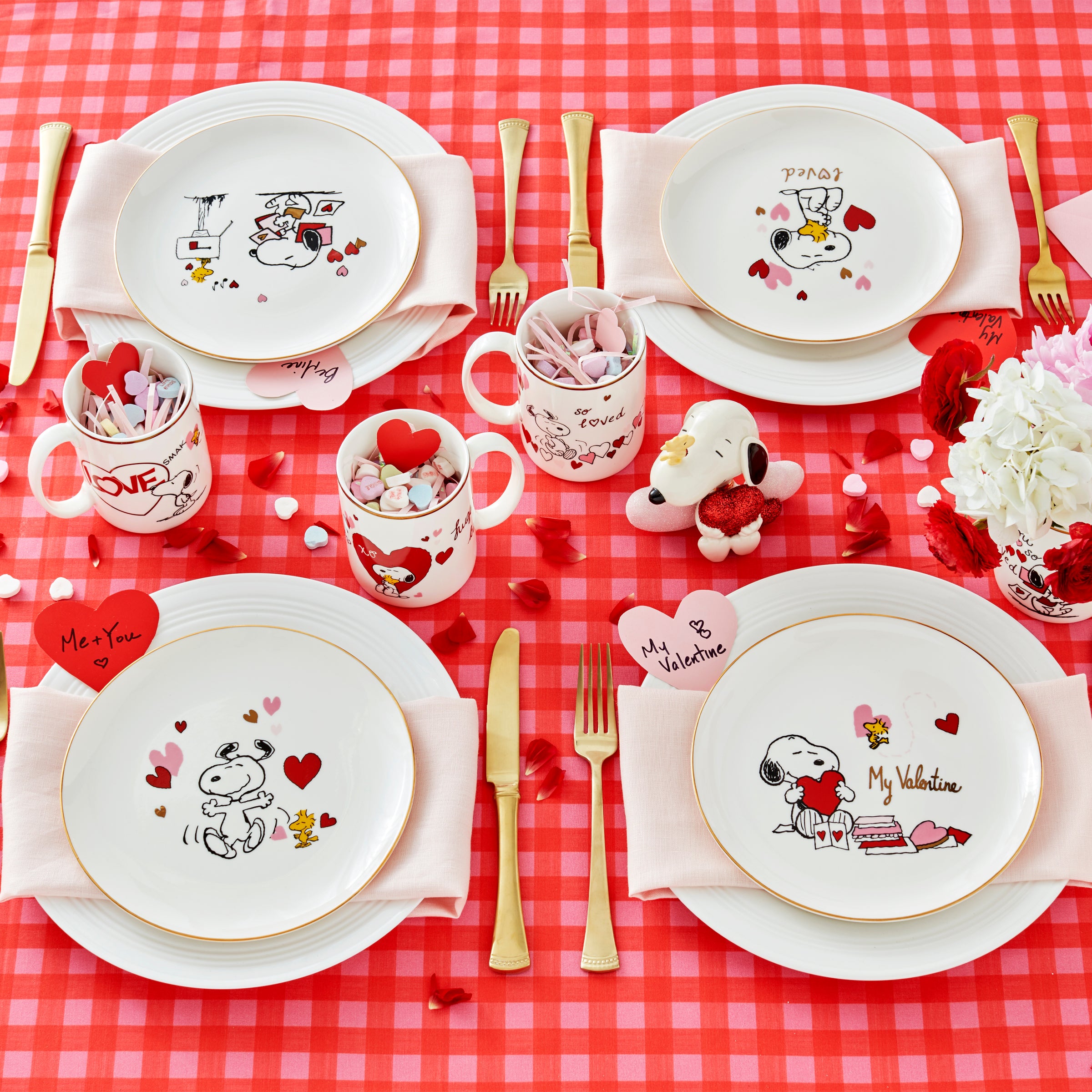 Snoopy Valentine's Day Dinner Plates Set of 4 - Cute Peanuts Themed Tableware for Romantic Dinners, Anniversaries & Couples Date Nights
