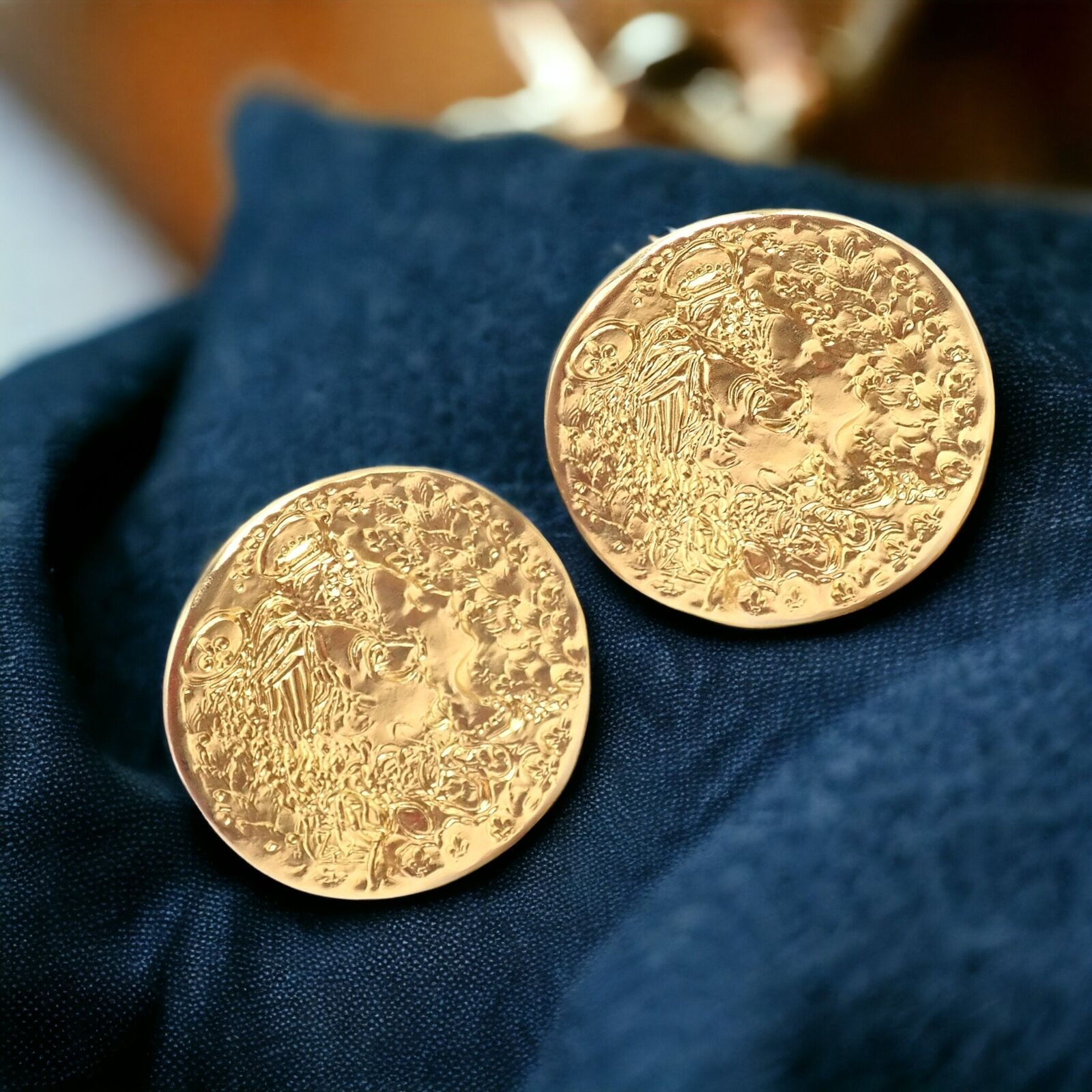 Authentic Salvador Dali D'or for Piaget 18k & 22k Yellow Gold Cufflinks - Luxury Men's Jewelry for Formal Events & Business Attire