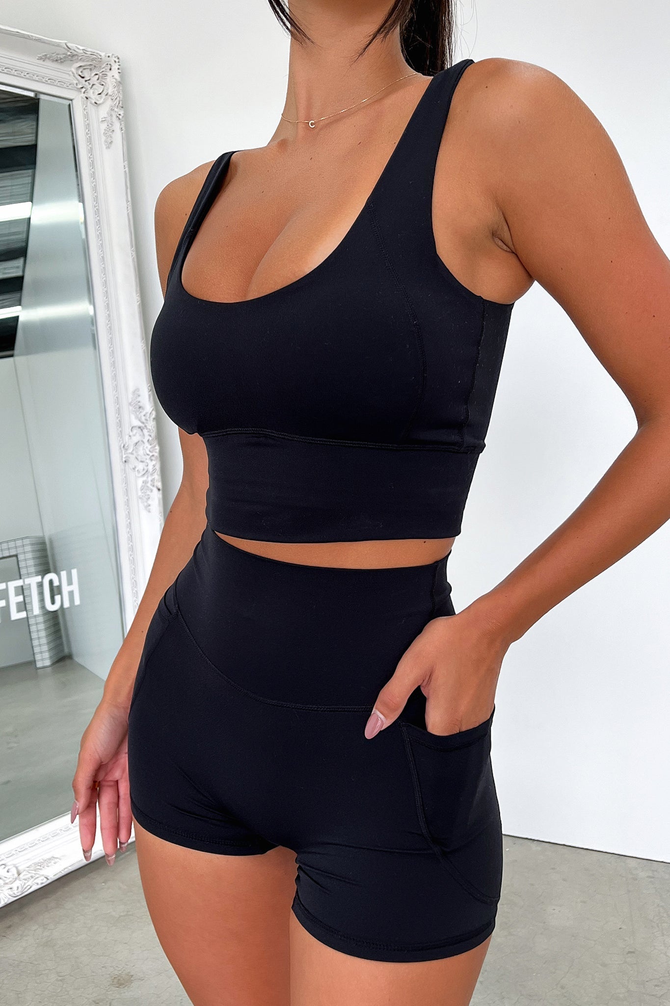 Kian Sports Bra for Women - High Support Workout Bra - Black - Perfect for Running, Yoga & Gym