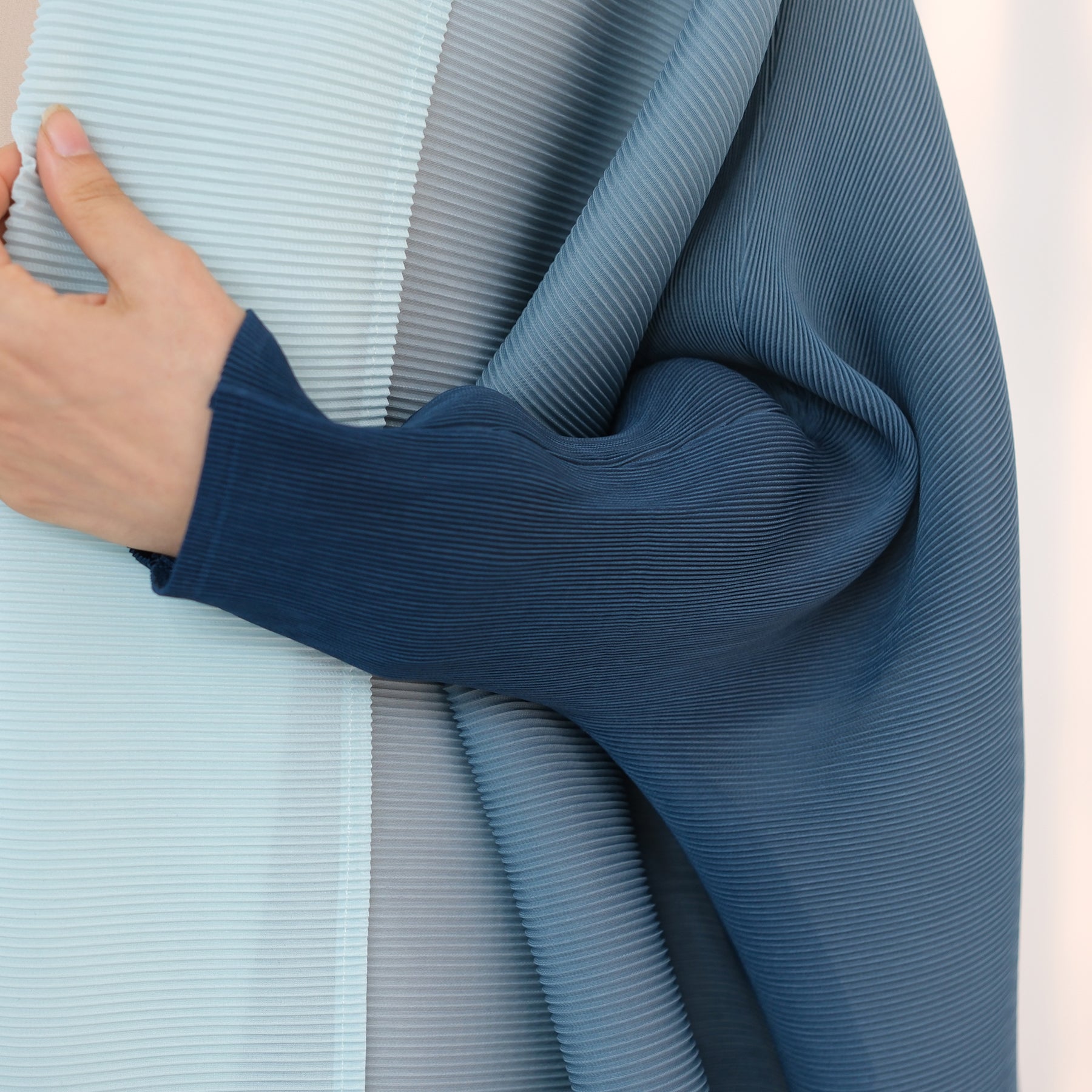 Elegant Pleated Ombre Kimono Open Abaya Dress - Blue Flowy Maxi Robe for Women | Perfect for Beach Cover Up, Evening Parties & Boho Fashion