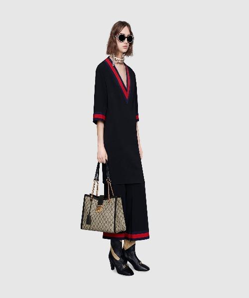 Gucci Padlock Medium GG Shoulder Bag in Beige & Ebony Black - Luxury Crossbody Purse for Women, Perfect for Work, Travel & Evening Out