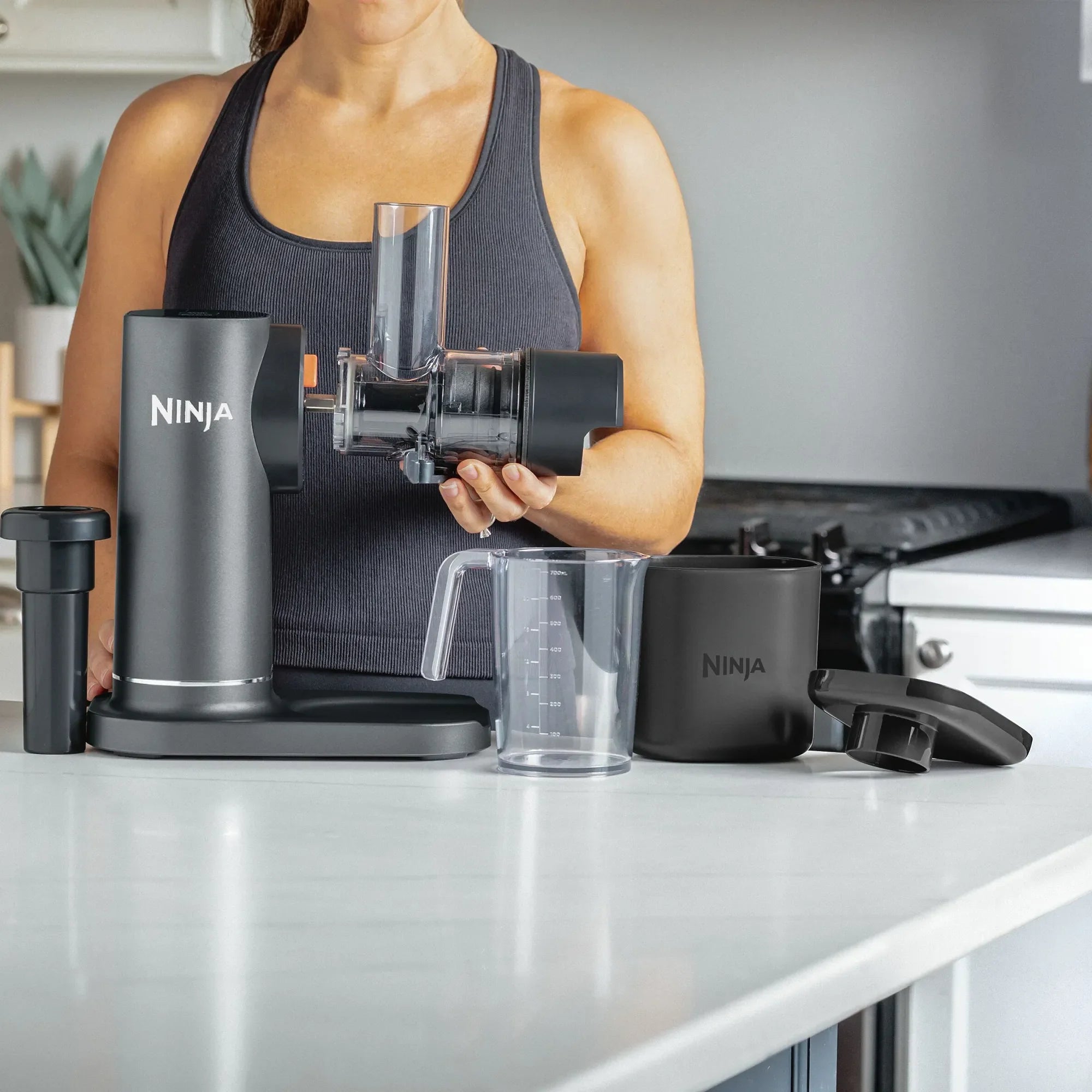 Ninja NeverClog Cold Press Juicer - Slow Masticating Juicer for Fruits & Vegetables - Quiet Operation & Easy Clean - Perfect for Healthy Juices & Smoothies at Home or Gym