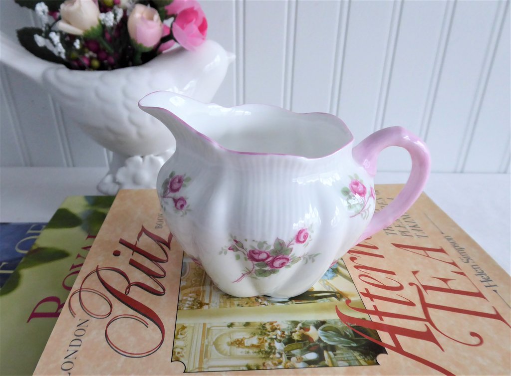 Elegant Shelley Creamer Bridal Rose Dainty Milk Cream England Rose Spray - Perfect for Vintage Tea Parties, Wedding Decor & English Cottage Aesthetics