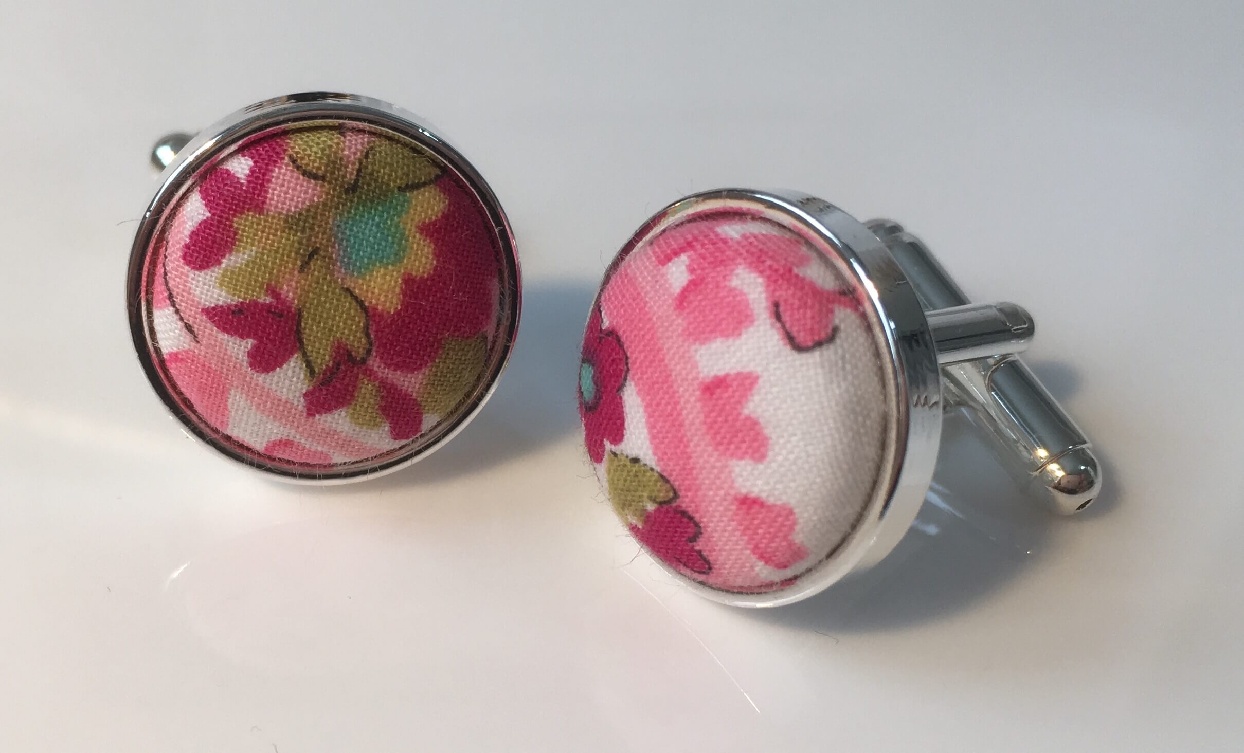 Elegant White and Pink Paisley Cufflinks for Men - Stylish Dress Shirt Accessories for Weddings, Business Meetings & Formal Events