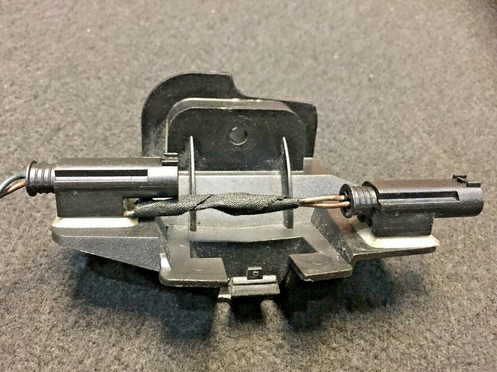 02 03 04 05 BMW E65 E66 Micro Air Housing Mount Bracket Holder 6901647 OEM - Perfect for BMW 7 Series Air Filter Replacement & Engine Maintenance