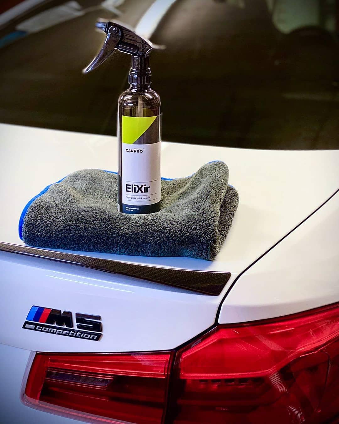 CARPRO Elixir Quick Detailer - Premium Car Detailing Spray for Instant Shine, Deep Gloss & Hydrophobic Protection - 4 Liter (135oz) - Perfect for Car Shows, Daily Maintenance & Water Spot Removal