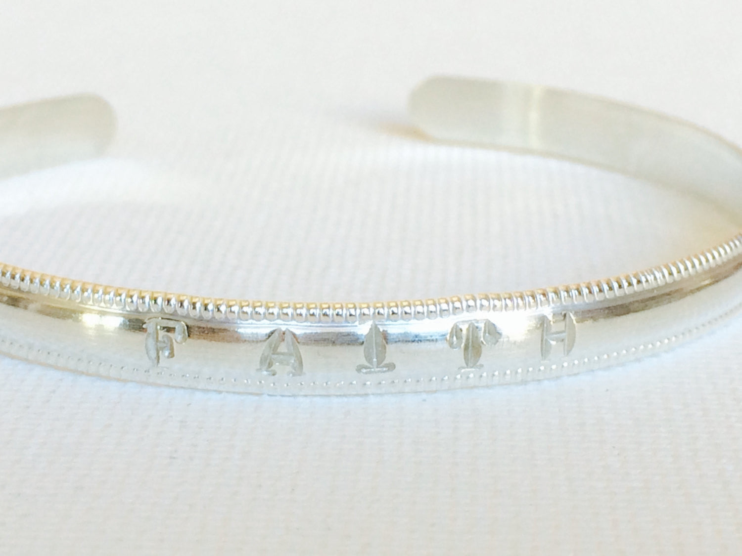 B146 Cuff Bailey Bracelet - Elegant Adjustable Cuff Bracelet for Women, Perfect for Casual Wear, Parties & Special Occasions