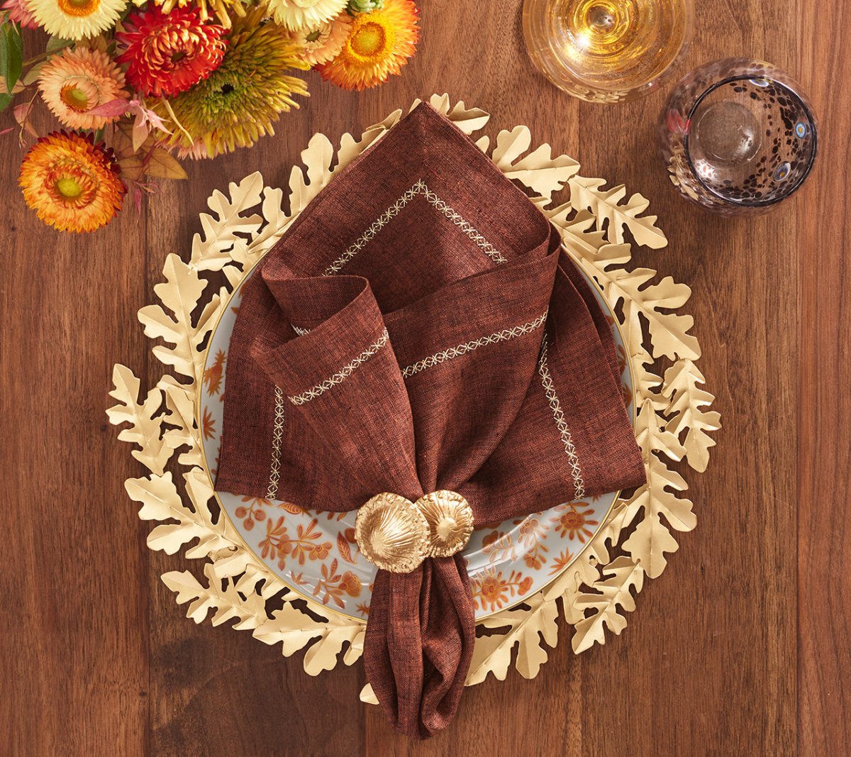 Gilded Leaves Charger Plates in Gold - Set of 4 Elegant Dinner Plates for Wedding, Party & Holiday Table Decor