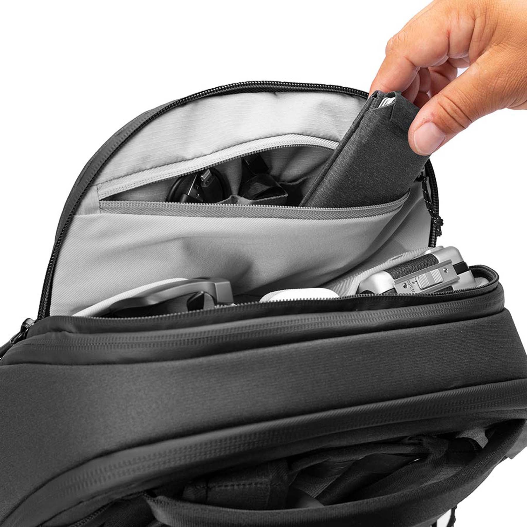 Peak Design 30L Travel Backpack - Waterproof Carry-On Backpack for Men & Women - Perfect for Air Travel, Hiking & Everyday Use