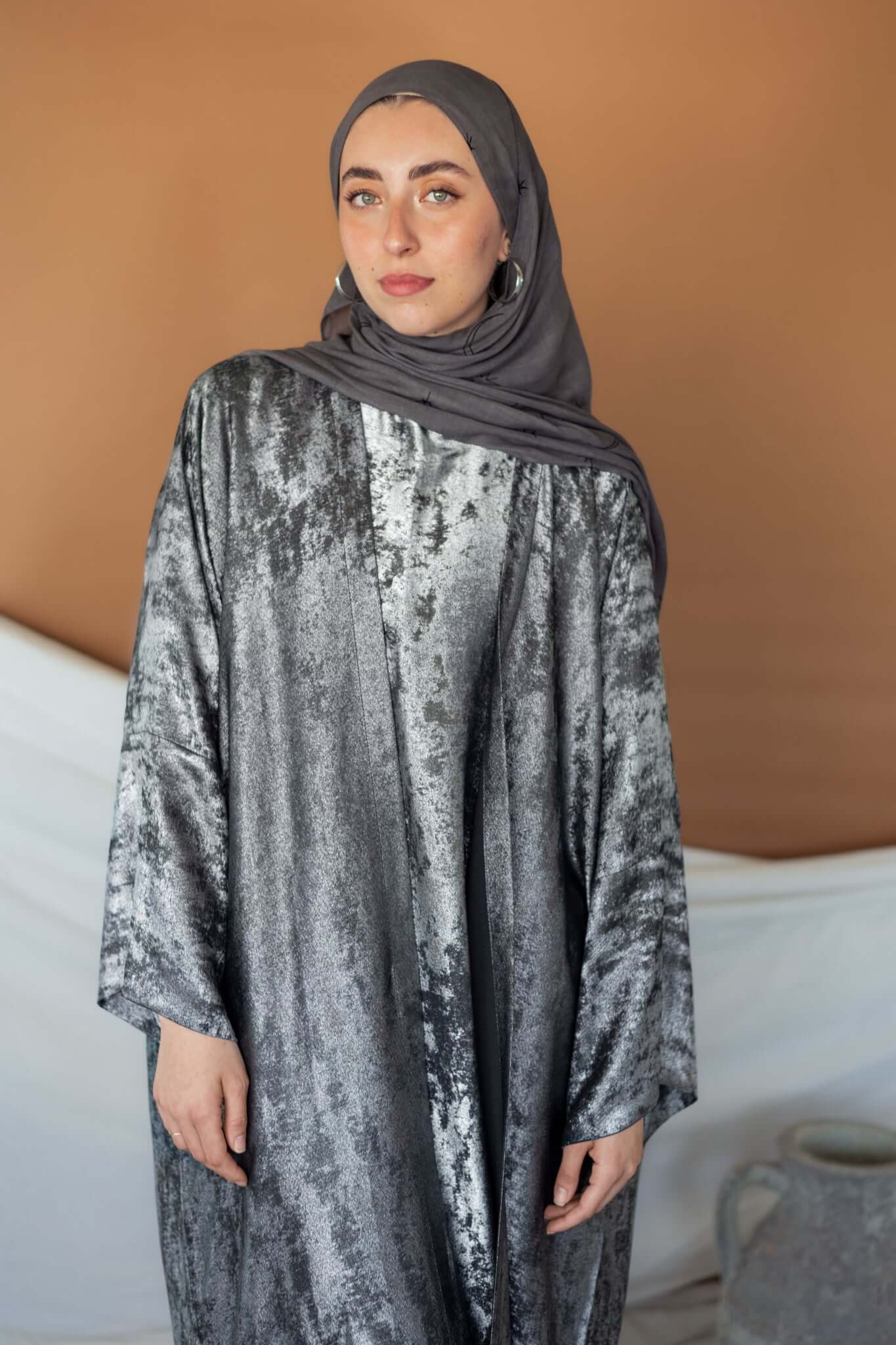 Elegant Metallic Black Abaya 2-Piece Set for Women - Modest Islamic Prayer Dress & Special Occasion Wear