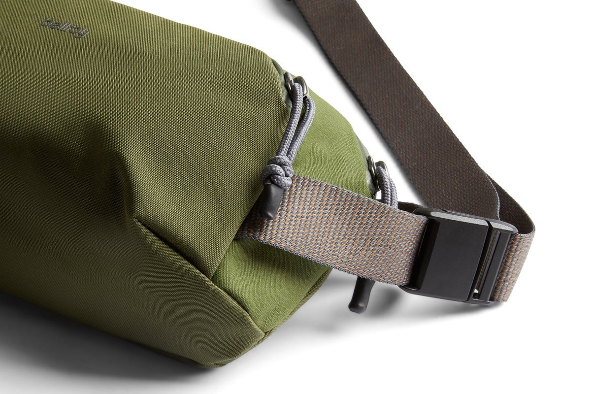 Bellroy Venture Ready Sling 2.5L Crossbody Bag - Lightweight & Water-Resistant Travel Pack for Men & Women - Perfect for Hiking, Commuting & Everyday Carry