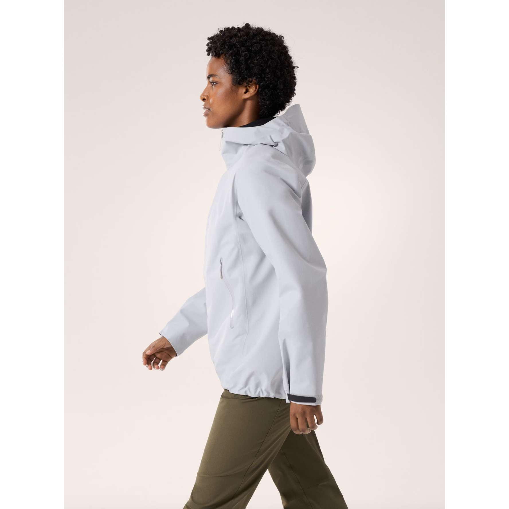 Arc'teryx Women's Beta Jacket - Waterproof & Breathable Hardshell Rain Jacket for Hiking, Skiing & Outdoor Adventures