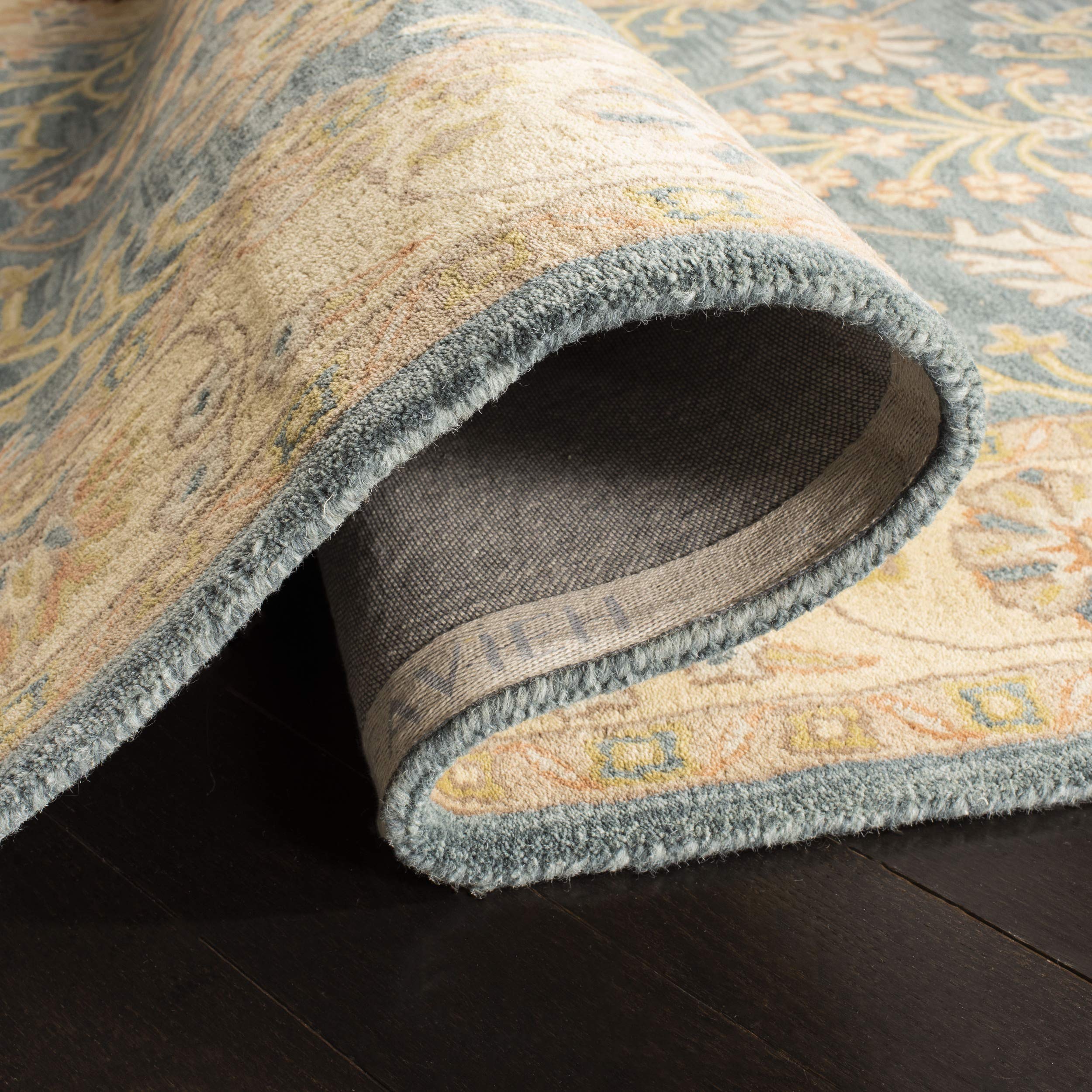 SAFAVIEH Classic Collection Handmade Traditional Oriental Wool Area Rug - 8' x 10', Blue & Light Gold, Durable for High Traffic Areas | Perfect for Living Room, Bedroom, Dining Room & Home Decor (CL936A)
