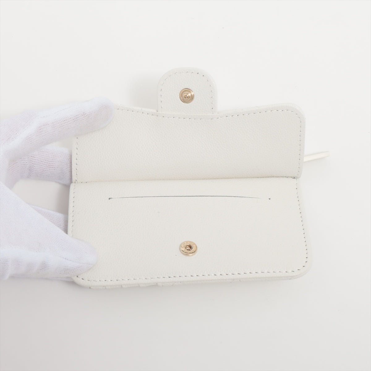 Chanel Matelasse Caviar White 5 Slot Zipper Card Holder Wallet - Luxury Compact Card Case for Everyday Use & Travel Essentials