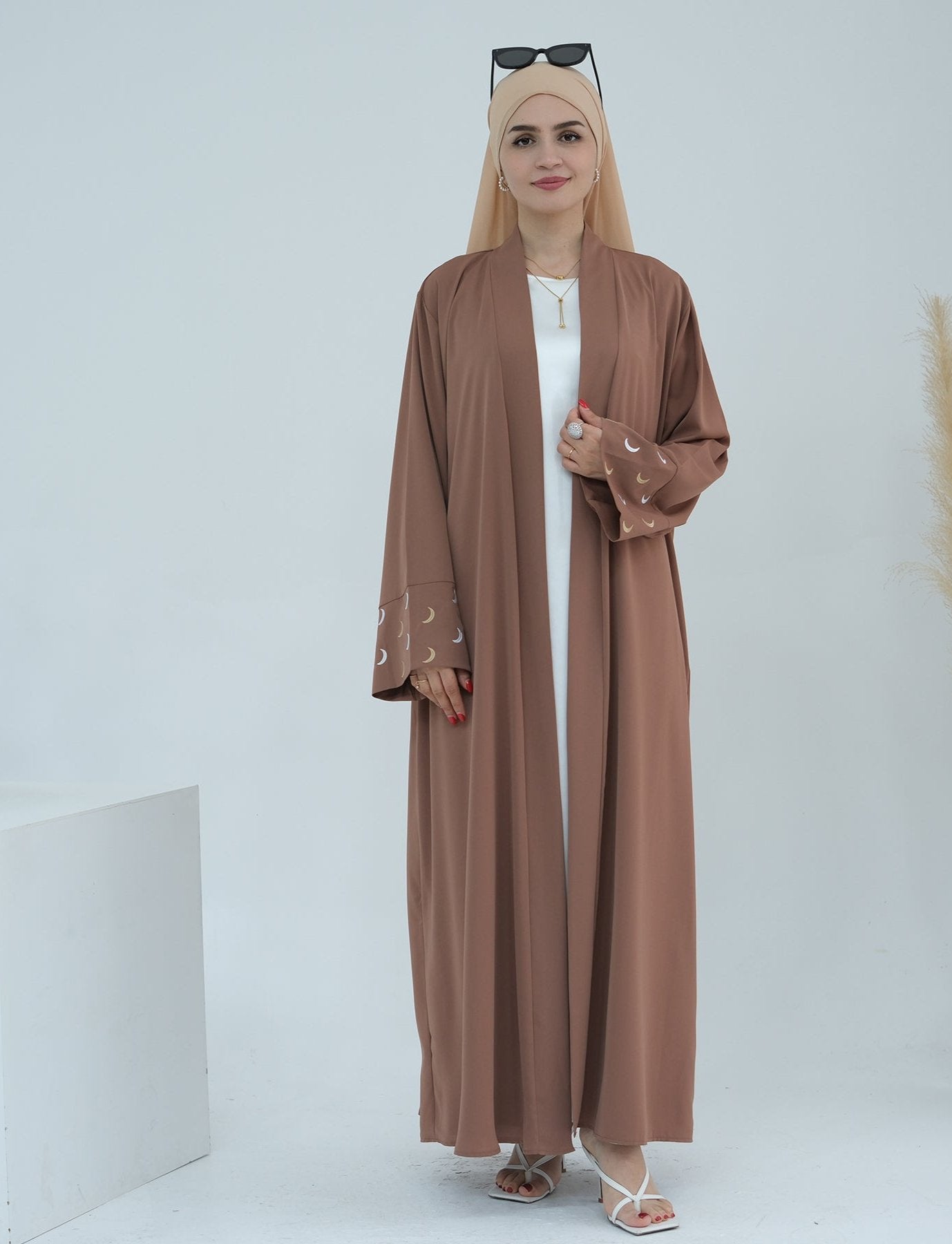 Elegant Muna Open Abaya Kimono in Brown - Perfect for Modest Fashion, Prayer Dresses & Boho Chic Outfits