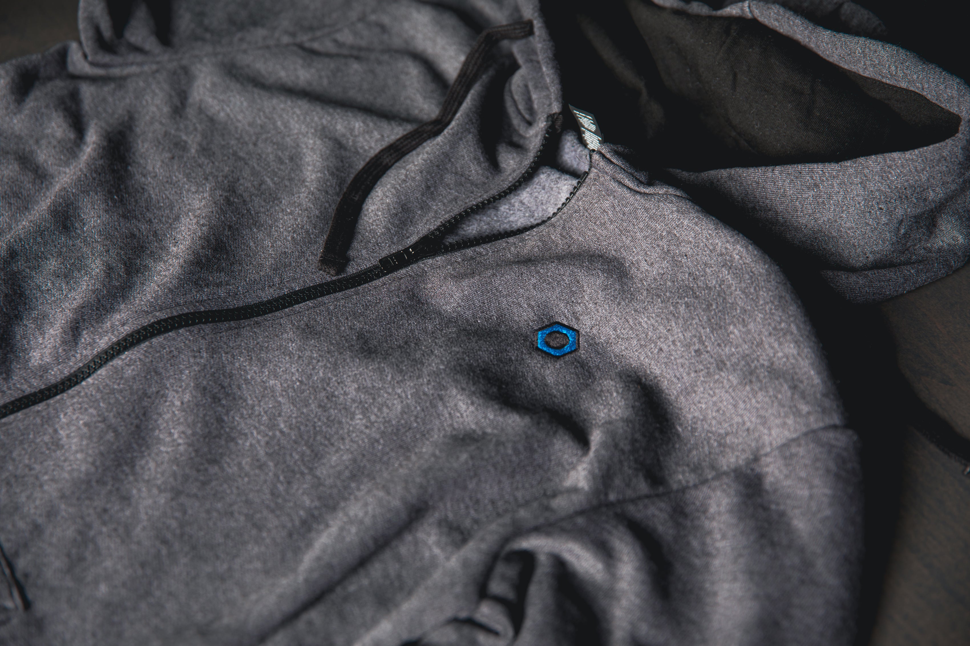 Minimalist Hexagon Zip Up Hoodie for Men & Women - Stylish & Comfortable Pullover for Casual Wear, Street Fashion & Outdoor Activities