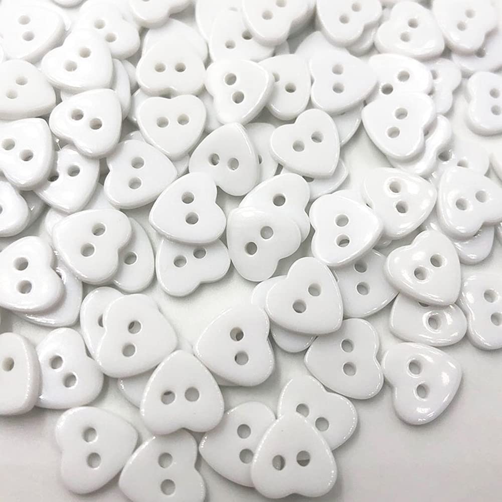 AKOAK 100 Pcs 2 Hole White Heart Resin Buttons for DIY Crafts, Sewing, Scrapbooking & Clothing Decoration - Perfect for Handmade Cards, Garment Embellishments and Craft Projects