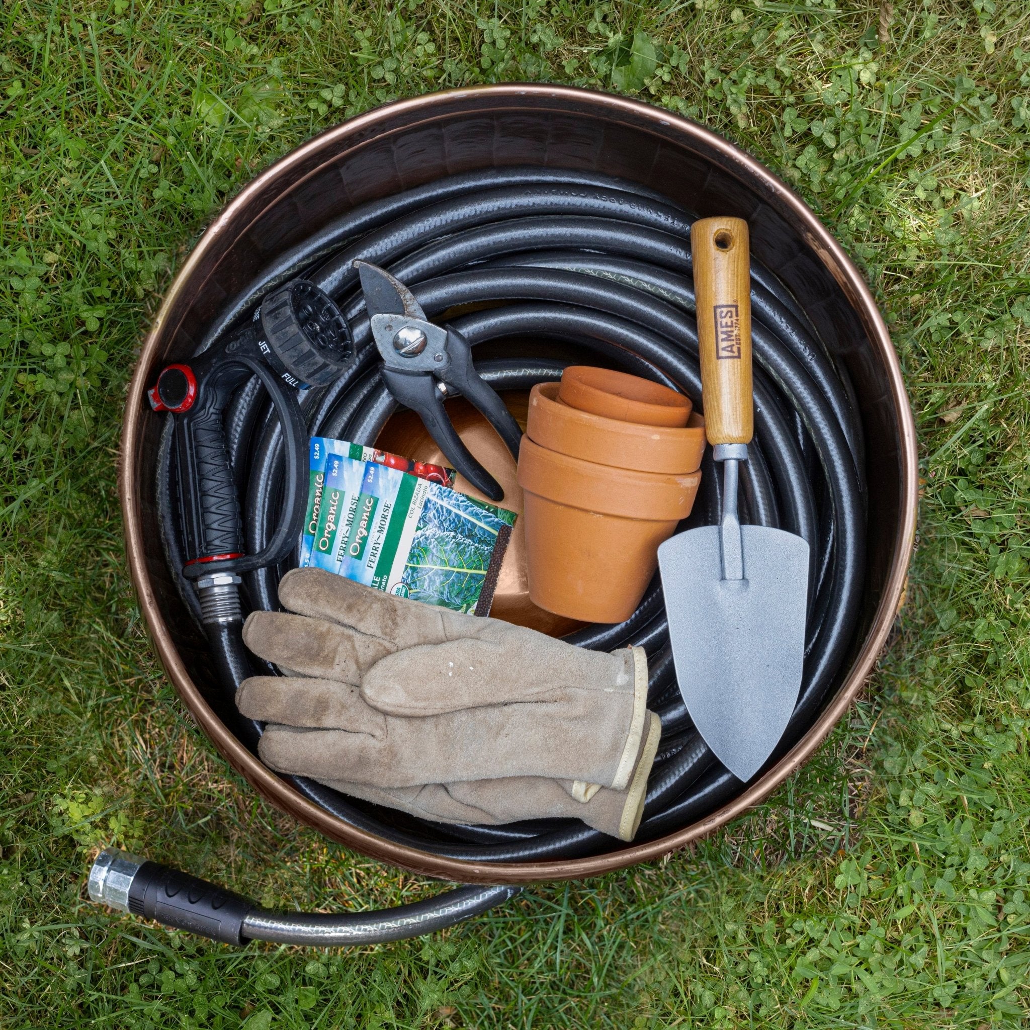 La Jolla Hose Pot with Lid - Durable Outdoor Garden Hose Storage Container for Yard, Patio, and Garage Organization
