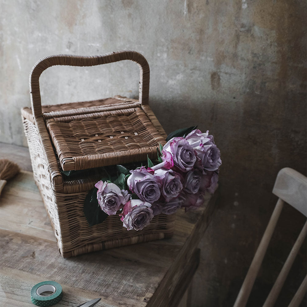 Premium Rattan Picnic Basket for 2 - Insulated Wine Cooler & Waterproof Liner - Perfect for Outdoor Dining, Beach Trips & Romantic Dates