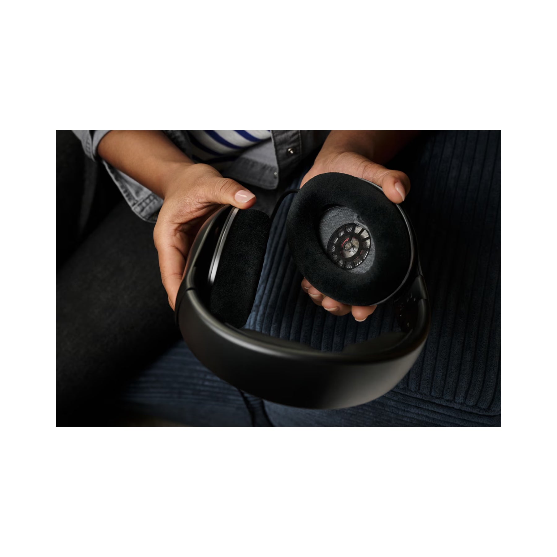 Sennheiser HD 550 Hi-Fi Over-Ear Headphones with Noise Isolation - Premium Sound for Music, Gaming & Studio Recording