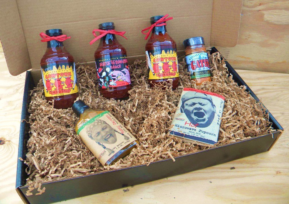 Oklahoma Joe's Kansas City BBQ Sauce Deluxe Gourmet Gift Set - 3 Premium BBQ Sauces, KC Dry Rub, Honey Cayenne Hot Sauce & Spicy Popcorn - Perfect for Grilling, Smoking, Tailgating & Gifts