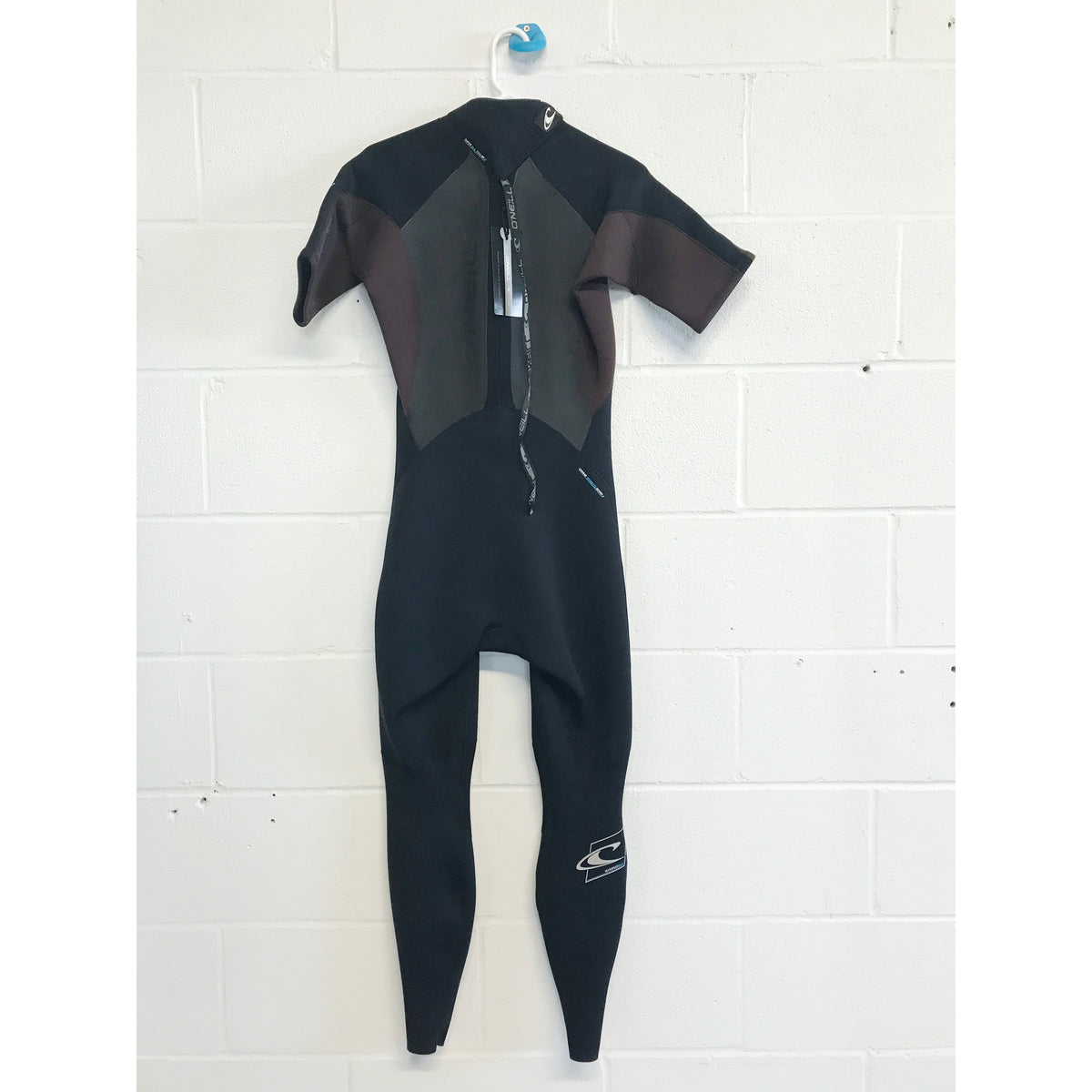 O'Neill Epic Men's 2mm Short Sleeve Full Wetsuit for Surfing, Diving & Water Sports - Premium Neoprene Comfort & Warmth