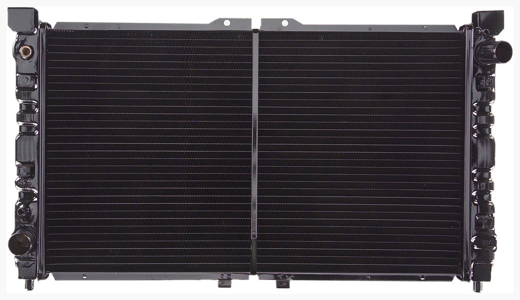 8012065 High-Performance Radiator for Cars & Trucks - Durable Cooling Solution for Engines - Ideal for Highway Driving & Heavy Loads