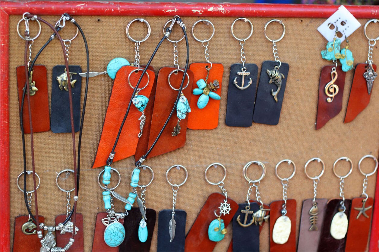 100Pcs Bulk Key Chain Rings with Chains & Tassel Pendants - DIY Keychain Making, Jewelry Craft Supplies for Gifts, Party Favors & Home Decor Accessories