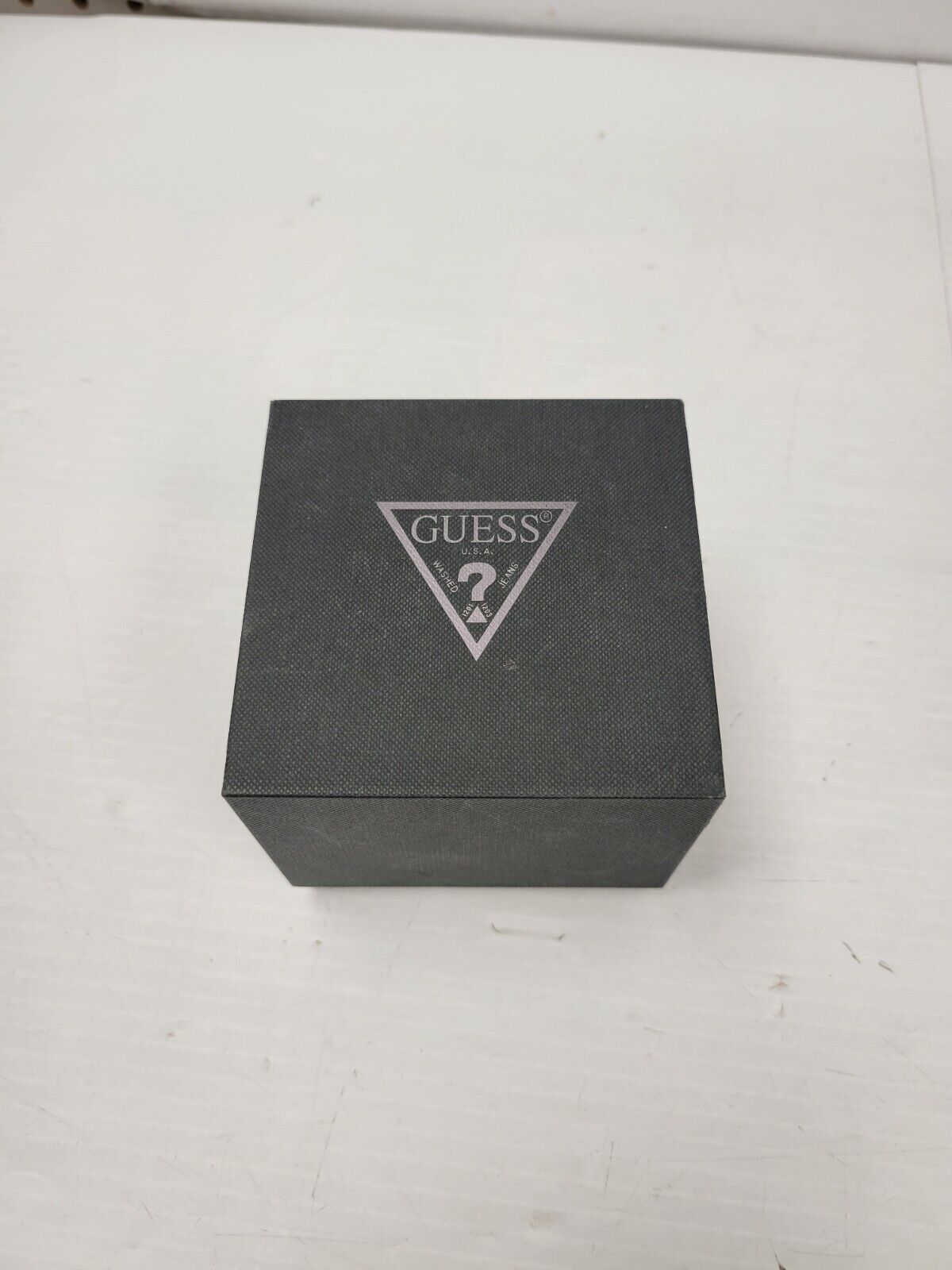 Guess Women's Fashion Watch - Stylish Analog Wristwatch for Ladies, Perfect for Everyday Wear, Office & Casual Outfits