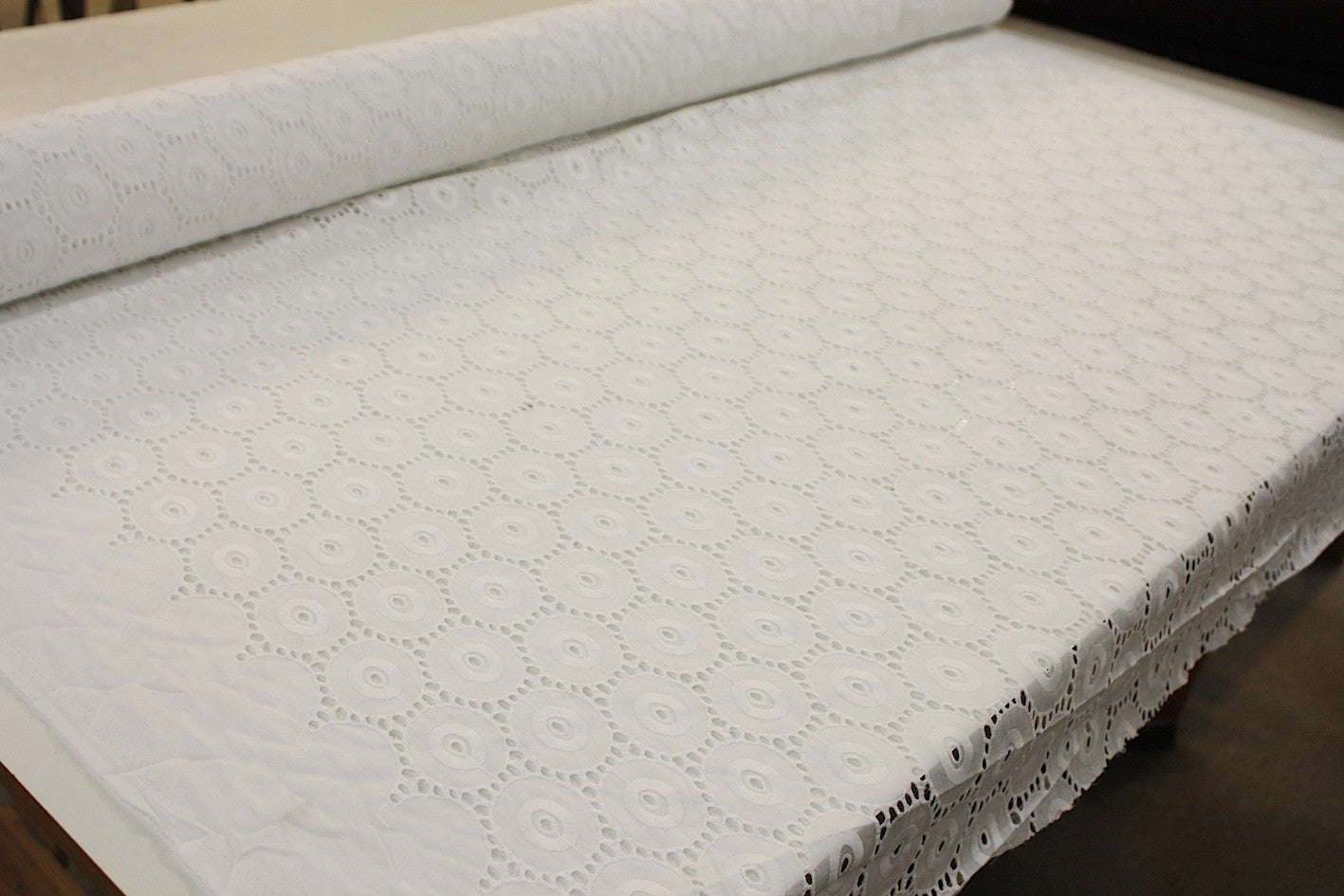 Anglaise Circles White Lace Fabric - Elegant & Timeless for Wedding Dresses, Curtains & Home Decor
