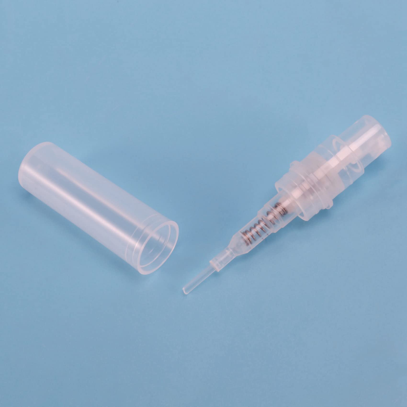 800Pcs 2ML Clear Plastic Spray Bottles - Small Cosmetic Atomizer for Perfume, Essential Oils & Travel Size Liquids - Perfect for DIY Beauty, Skincare & Haircare Products