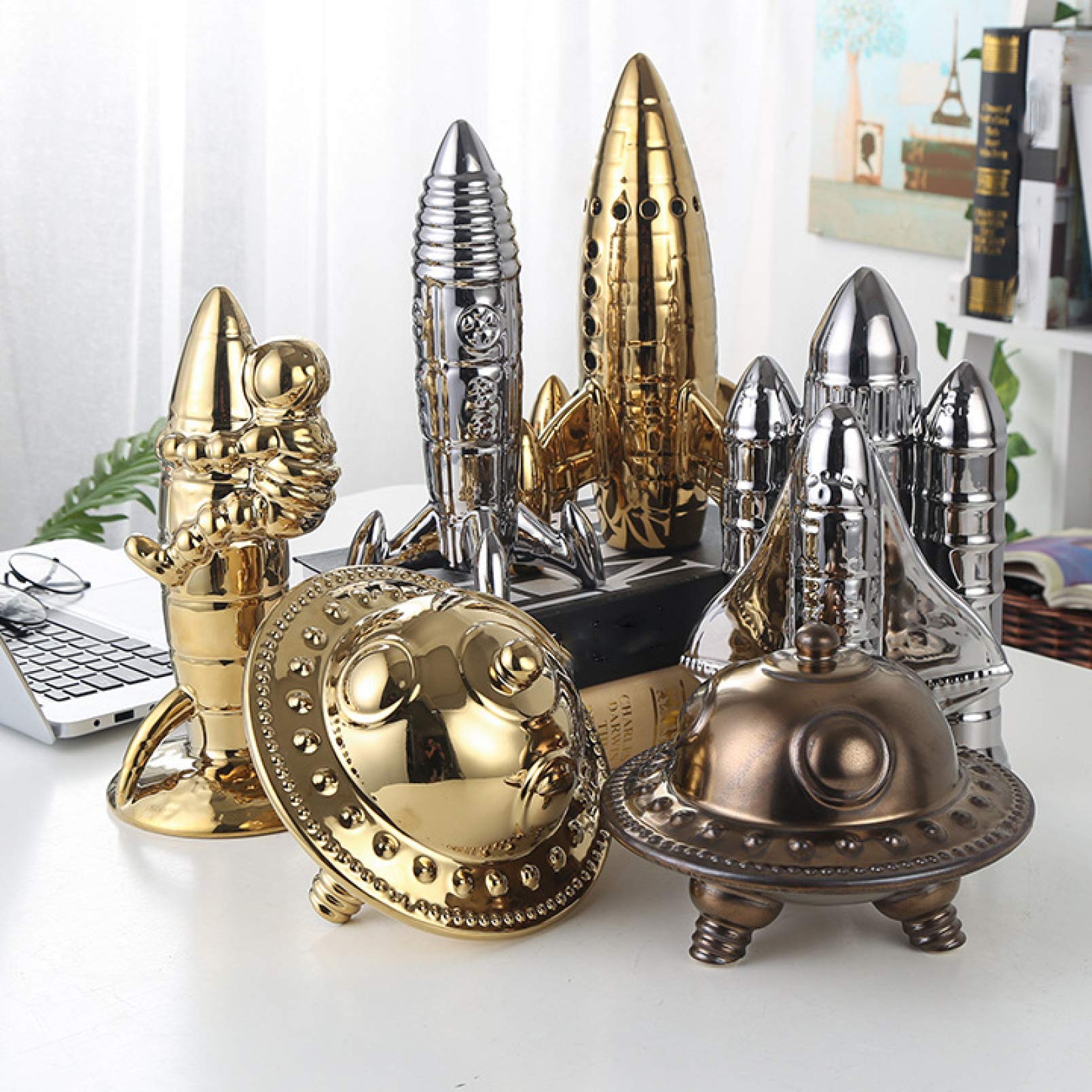 KKONION Ceramic Astronaut Figurine - Glass Micro Landscape Decor for Fish Tank, Home & Office Desk - Unique Space-Themed Decorative Accessories for Aquariums, Bookshelves and Workstations