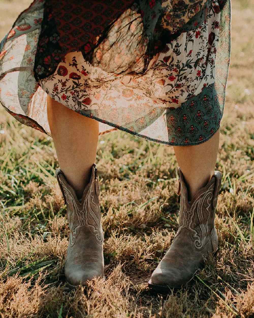 Durango Women's Driftwood Crush Western Boots - Stylish Cowgirl Boots for Country Dancing & Outdoor Adventures