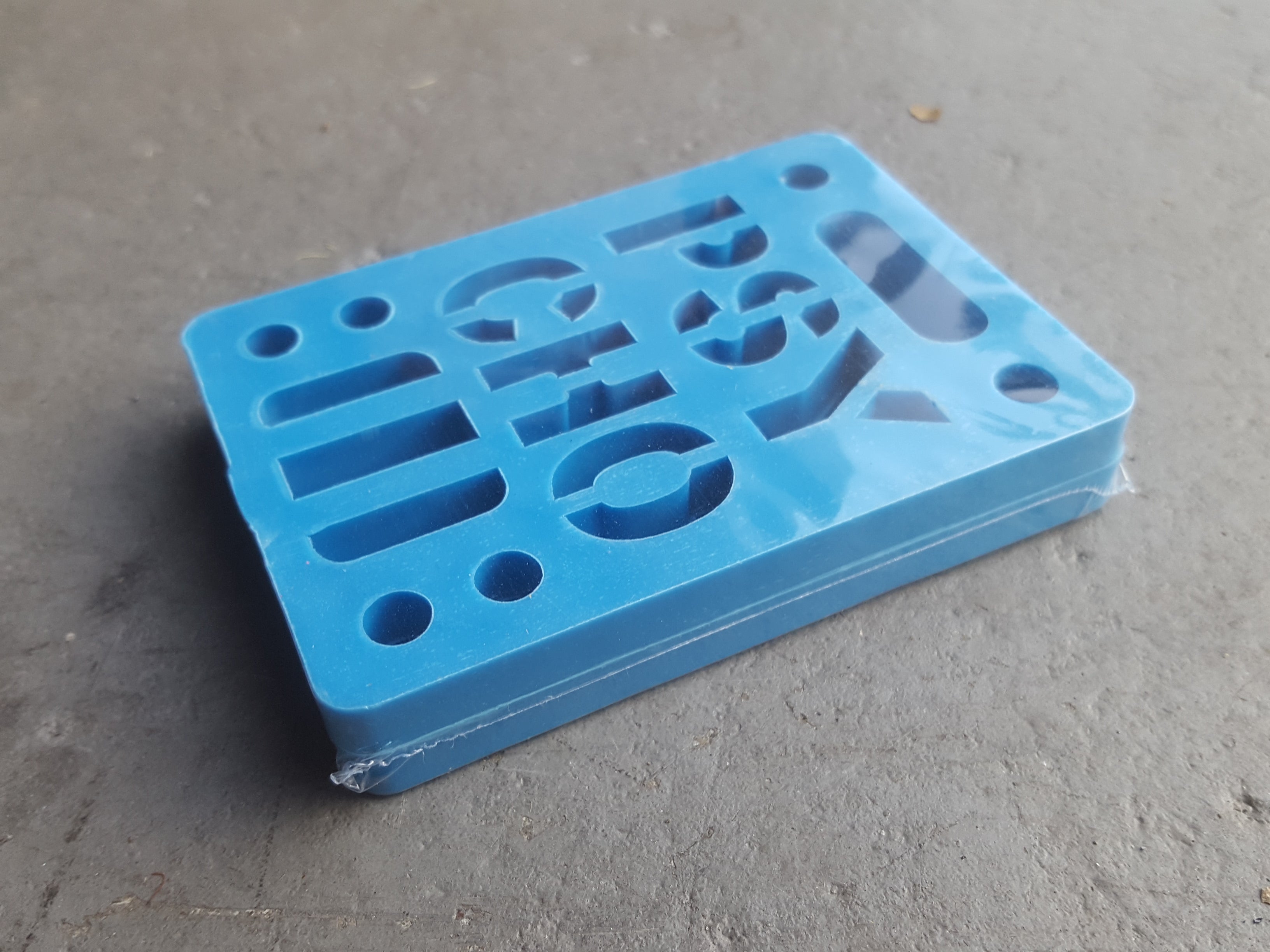 Psycho Risers 1/4 Inch Blue Riser Pads for Guitar & Bass - Perfect for Stage Performances and Studio Recordings