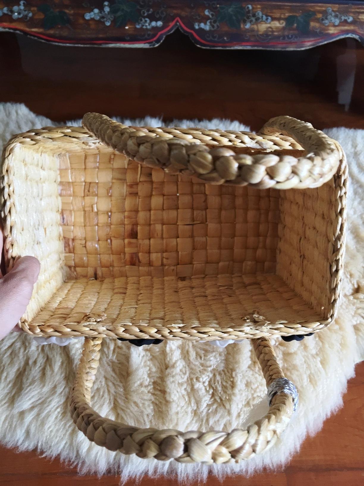 Handwoven Straw Beach Tote Bag with Floral Design - Medium Size Eco-Friendly Woven Basket for Women - Perfect for Picnics, Shopping, and Summer Outings