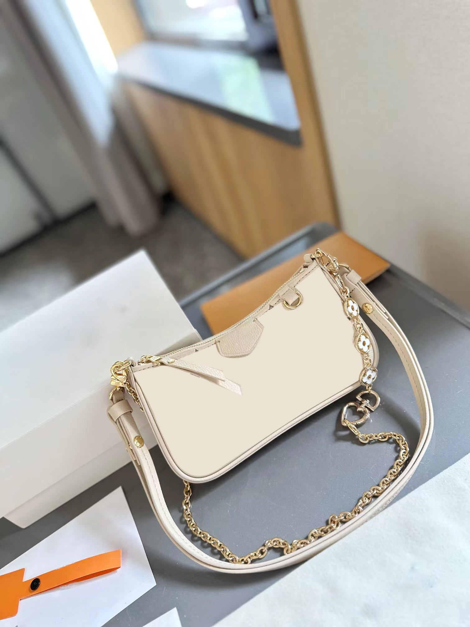 Stylish Crossbody Bag for Women - Fashionable & Lightweight Shoulder Purse - Perfect for Travel, Shopping & Everyday Use