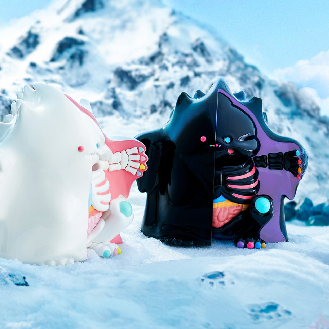 POP MART MEGA YUKI 400% Collectible Polar Bear Figure - Polar Day & Polar Night Limited Edition - Perfect for Display, Anime Collection, and Gift Giving