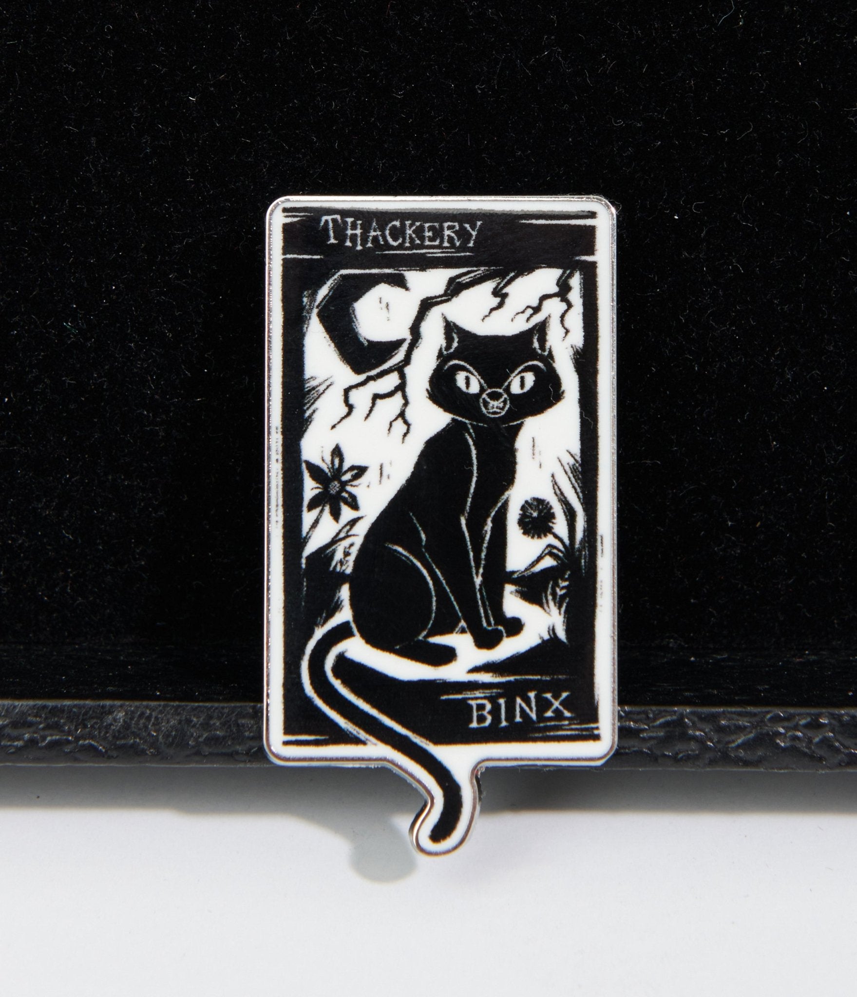 Disney Hocus Pocus Binx Cat Enamel Pin - Vintage Style Collectible Badge for Cosplay, Backpacks & Jackets - Perfect Gift for Halloween & Disney Fans