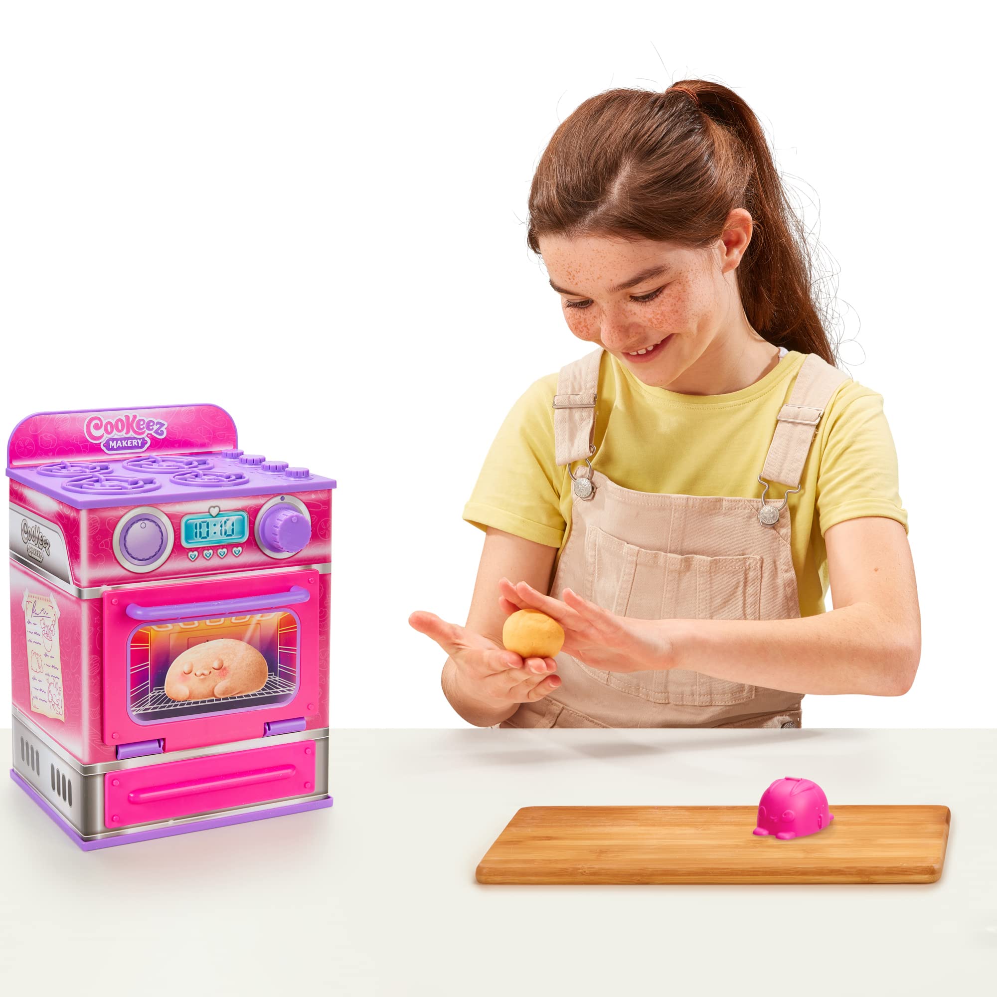 Cinnamon Treatz Oven - Mix & Bake Scented Plush Toy, Interactive DIY Stuffed Animal Kit for Kids | Fun Baking Pretend Play, Gift for Boys & Girls | Create Warm Cinnamon-Scented Friends at Home