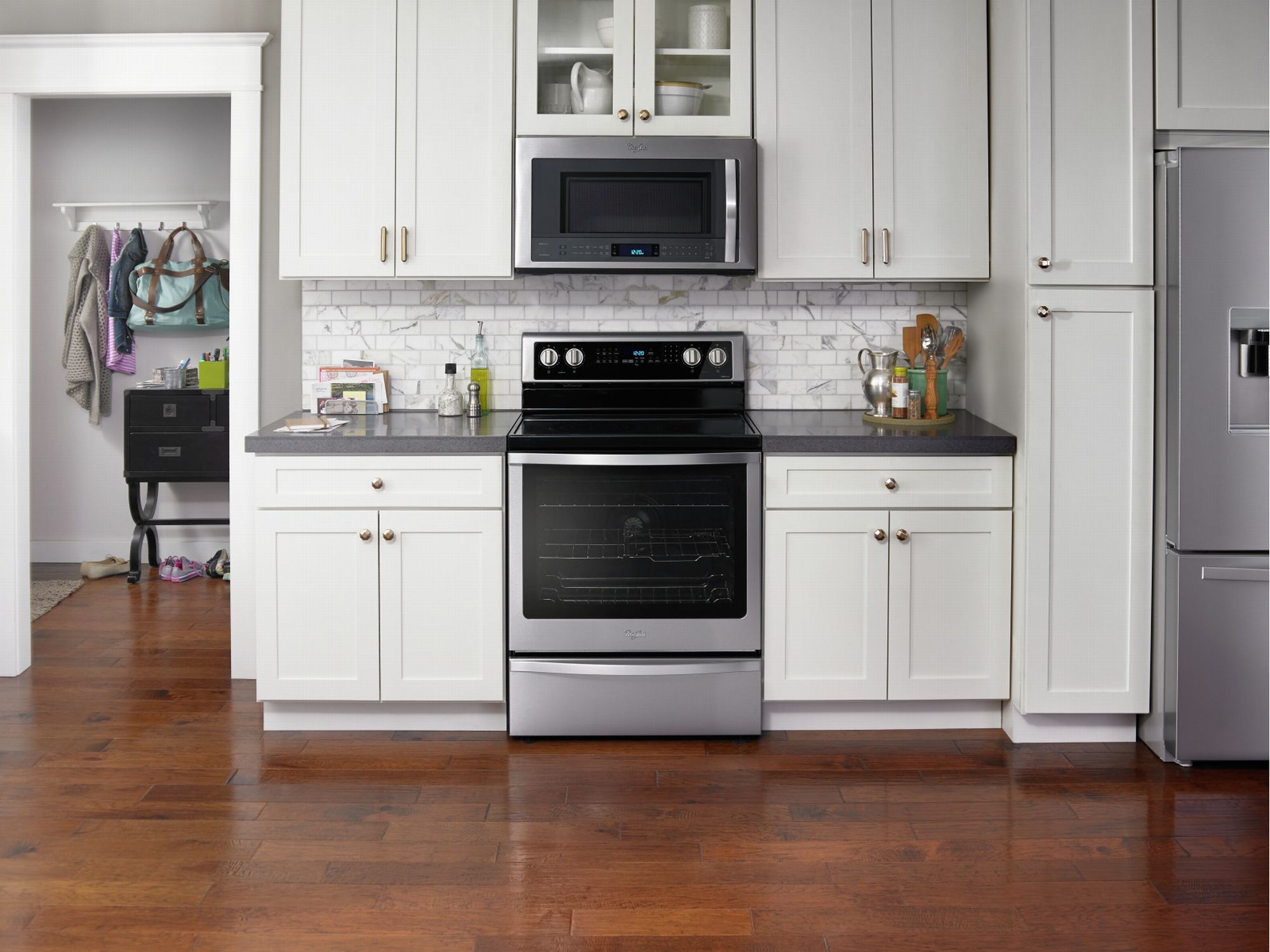 Whirlpool YWFE745H0FS 30-Inch Stainless Steel Freestanding Electric Range - 6.4 Cu.Ft Oven Capacity, 5-Burner Cooktop, Self-Cleaning - Perfect for Home Kitchens & Open Concept Living Spaces